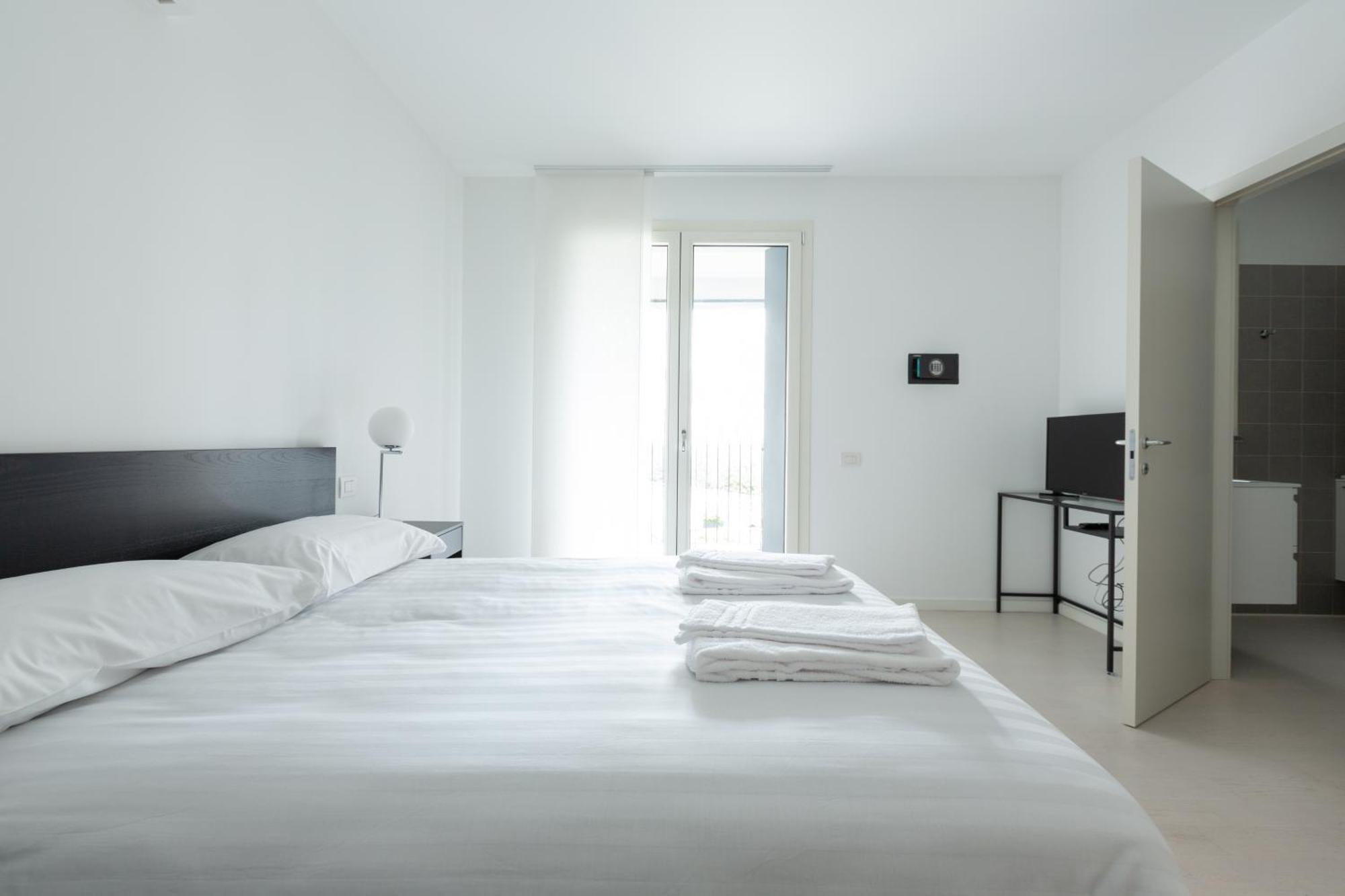Easytopstay - Porta Nuova Bright And Roomy Flat — Photos 3